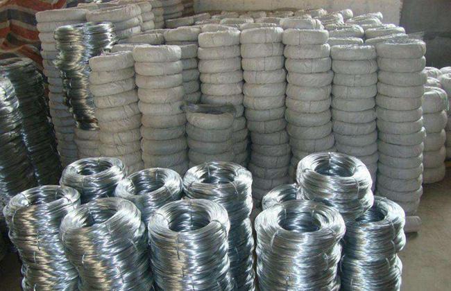 貳興五金加工廠(chǎng)是卷釘,鐵釘,建筑釘,元釘,拉絲,鐵絲,鋼絲等產(chǎn)品專(zhuān)業(yè)